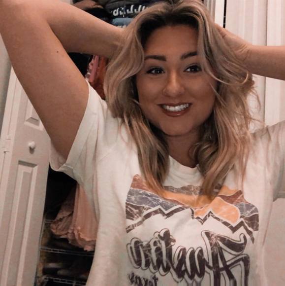 Profile Picture of Caroline Wajdowicz (@cwajdowicz) on Poshmark