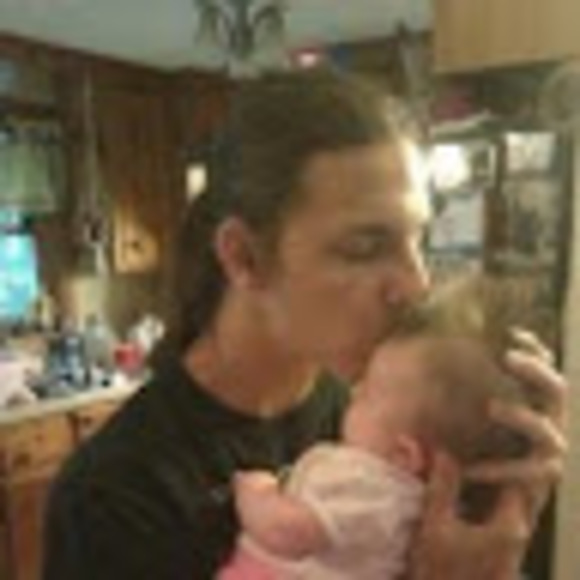 Profile Picture of Derek Macneil (@derekmacneil92) on Poshmark