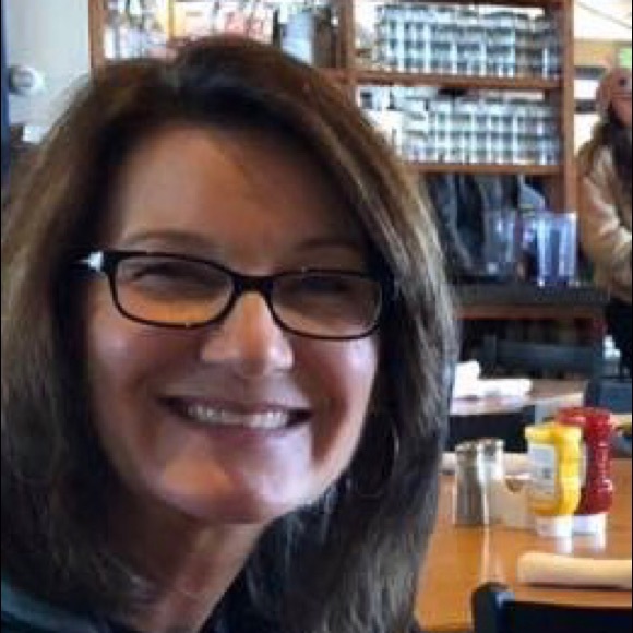 Profile Picture of Cynthia Hookstra (@cyndih506) on Poshmark