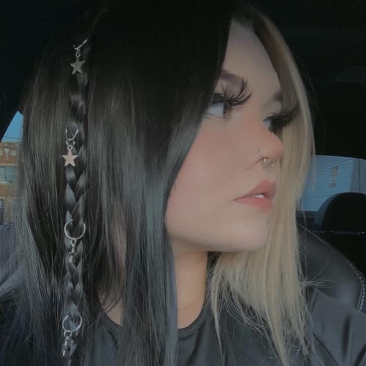 Profile Picture of alexa (@alexacreamer) on Tiktok