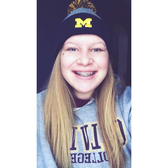 Profile Picture of Lauryn Stombaugh (@laurynstom) on Poshmark