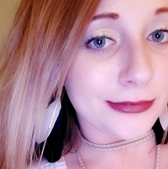 Profile Picture of Abigail Sirjord (@asirjors) on Poshmark