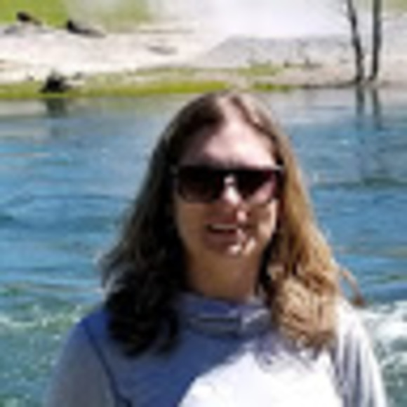 Profile Picture of Ellen Schmidt (@ellenjschmidt) on Poshmark