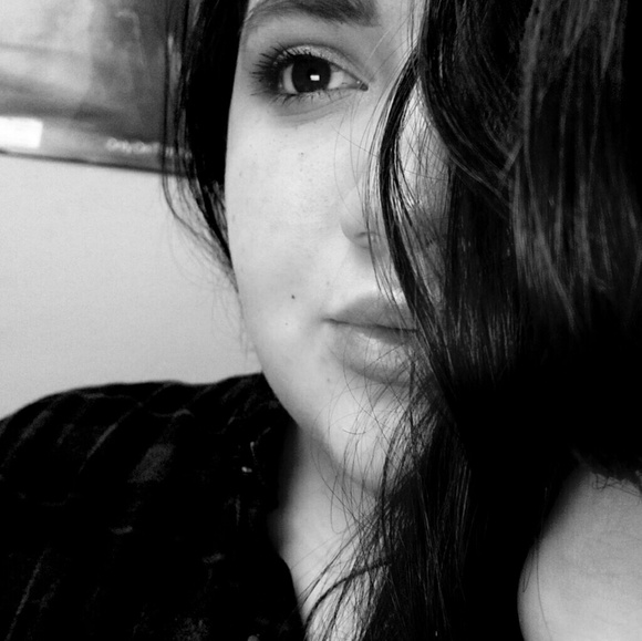 Profile Picture of Mercades Hudson (@princess_meh420) on Poshmark