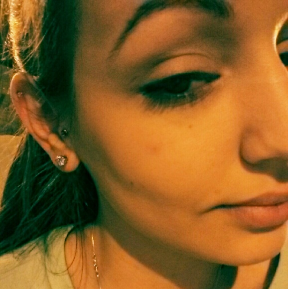 Profile Picture of Angela Schiffgens (@mommymae82) on Poshmark