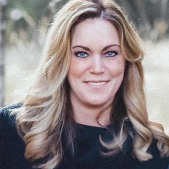 Profile Picture of Traci Marshall (@tracimarshal812) on Poshmark