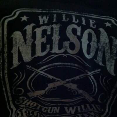 Profile Picture of Danelle Terry (@TerryDanelle) on Twitter