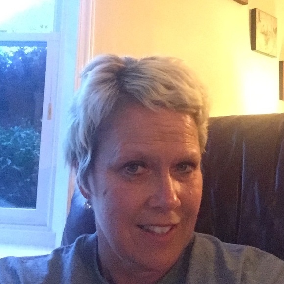 Profile Picture of Kay Blevins (@kdblevins) on Poshmark