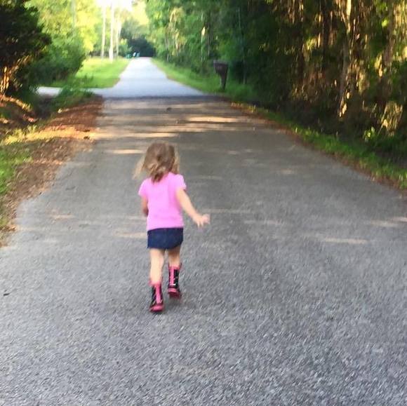 Angela Koenenn - Poshmark Profile Picture of Angela Koenenn (@angelakoenenn) on Poshmark