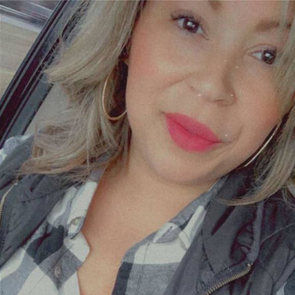 Profile Picture of Angela Hutcherson johnson (@anghutch) on Poshmark