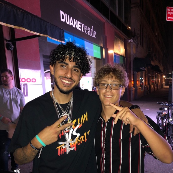 Profile Picture of Chuck Miconi (@chuckmiconi) on Poshmark