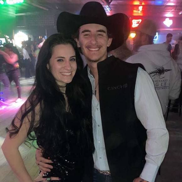 Profile Picture of Alexa Guerra (@alexag23) on Poshmark