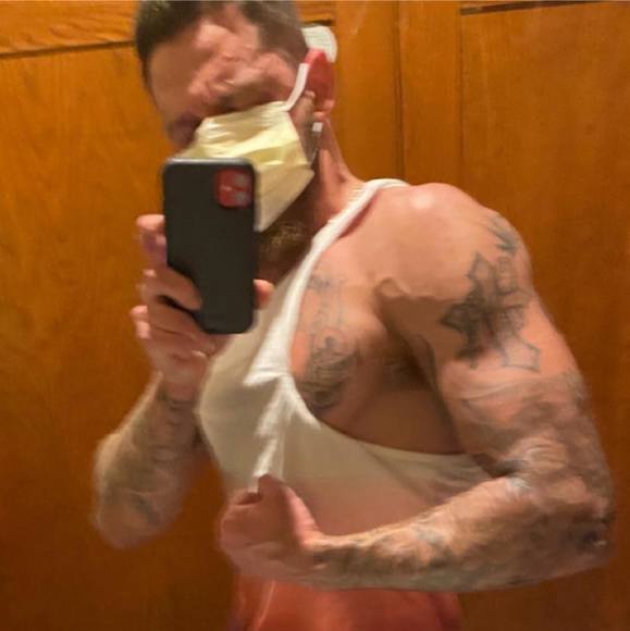 Profile Picture of Travis Harter (@tharter23) on Poshmark