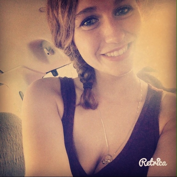 Profile Picture of Justine Pitman (@justineann16) on Poshmark