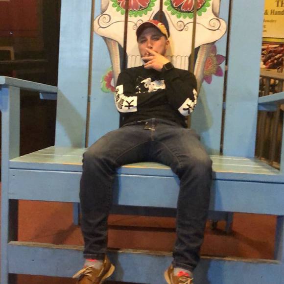 Profile Picture of Michael Halliday (@michaelhalli875) on Poshmark