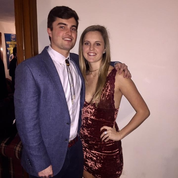 Profile Picture of Dillon Ayers (@dillond15) on Poshmark