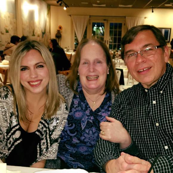 Profile Picture of Theresa Fifarek (@theresafifarek) on Poshmark