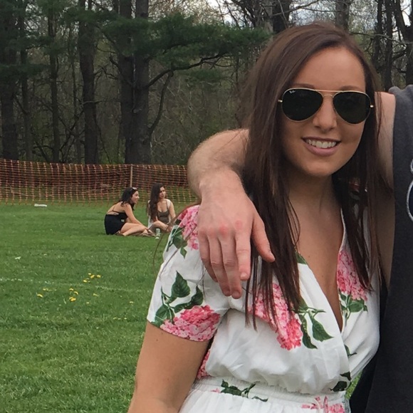 Profile Picture of Brianna Castoldi (@bricastoldi) on Poshmark