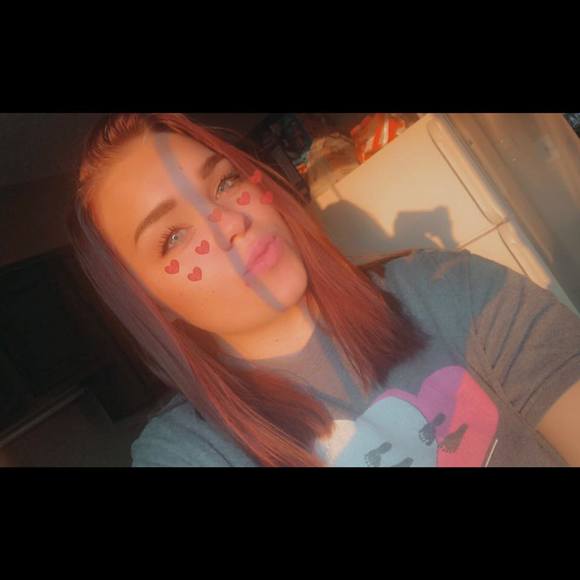 Profile Picture of Kolynn Desi-rae (@kolynn_desi_rae) on Poshmark
