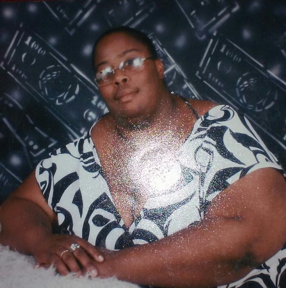 Profile Picture of Denietrel Barkin (@denietrel) on Poshmark