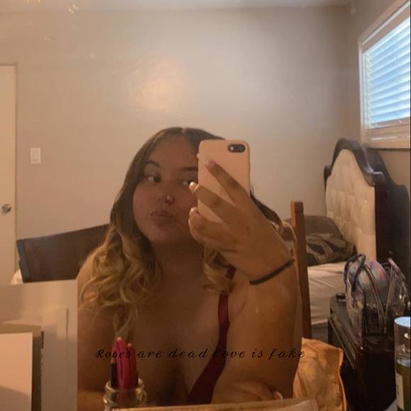Profile Picture of Adriana Torres (@adrianatorre736) on Poshmark