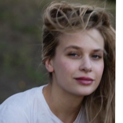 Profile Picture of Isabelle McNally (@Isabellemcnally) on Twitter