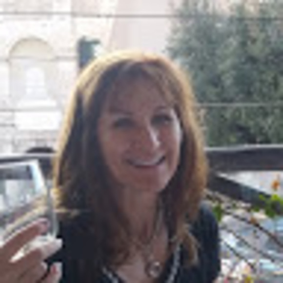 Profile Picture of Donna Mack (@drmack48) on Poshmark