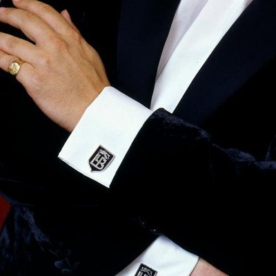 Profile Picture of Laurence LB (@@LlewelynBowen) on Twitter