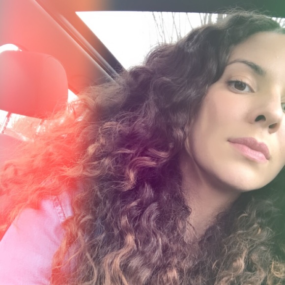 Profile Picture of Ingrid Adeogun (@ingridadeogun) on Poshmark