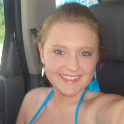 Profile Picture of Brittany Burkett (@COunTrY_LoVIn) on Twitter