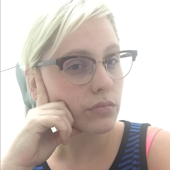 Profile Picture of Kenzie Cantelmo (@kcantelmo) on Poshmark