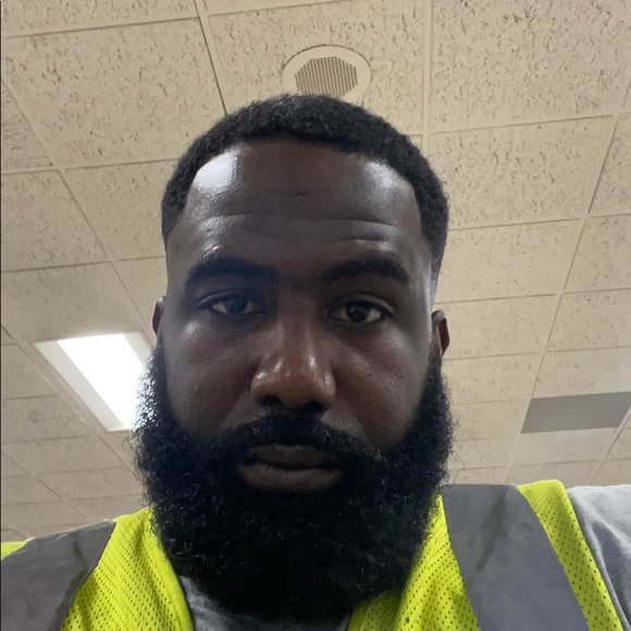 Profile Picture of Adrian Williams (@awill87937) on Poshmark