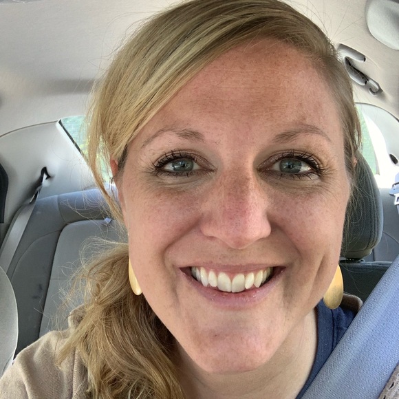 Profile Picture of Joy Vandeloo (@joyfulwi) on Poshmark