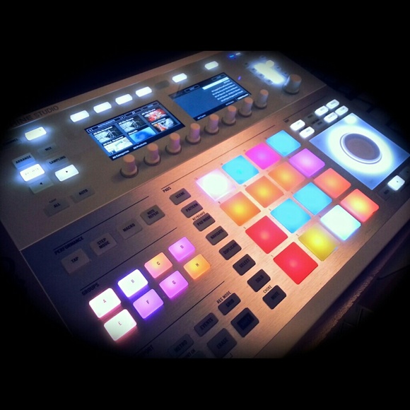 Profile Picture of Derrick Grant (@blakarnold) on Poshmark