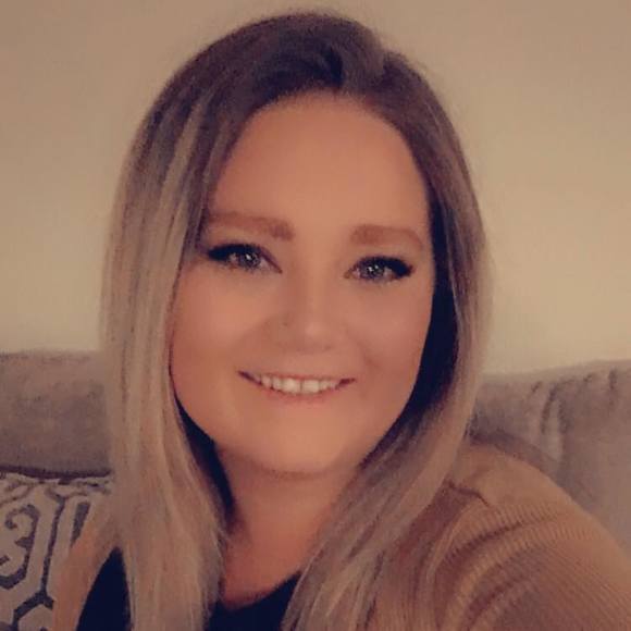 Profile Picture of Aliah Droessler (@aleeeuh) on Poshmark