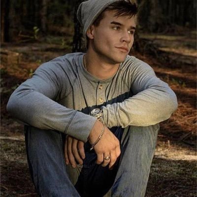 Profile Picture of (The Real)Tyler Webb (@tylerwebb850) on Twitter