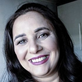 Profile Picture of Simone Ribeiro (@symoninhazinha) on Pinterest