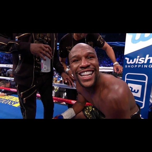 Profile Picture of Anwar Noel (@and1noel) on Poshmark