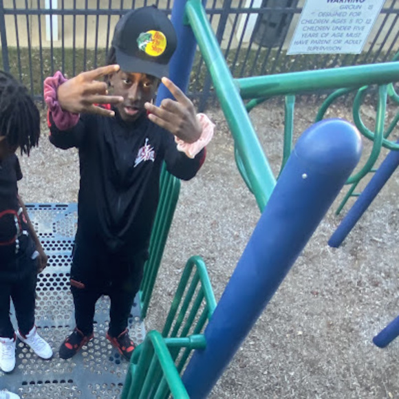 Profile Picture of Pj Pj (@pjtowavy2) on Poshmark