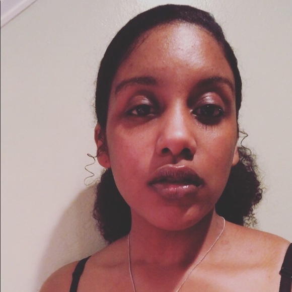 Profile Picture of Catherine Espinal (@clickcatpow) on Poshmark