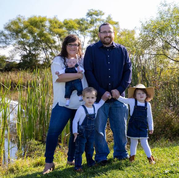 Profile Picture of Emily Zelner (@ezelner91) on Poshmark