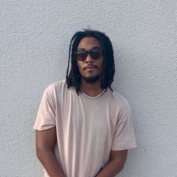 Miler Dume - Poshmark Profile Picture of Miler Dume (@milerd) on Poshmark