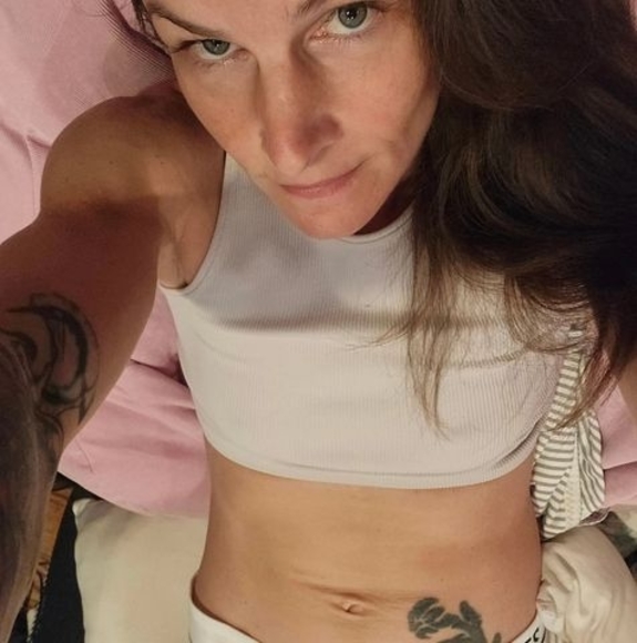 Profile Picture of L. Bailey (@monajoe007) on Poshmark