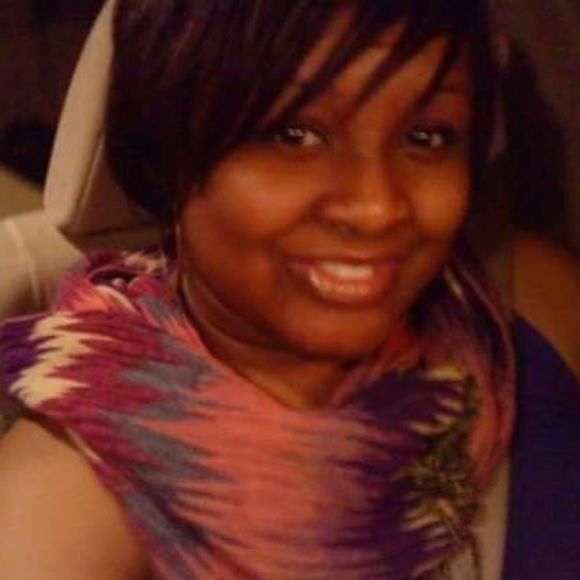 Profile Picture of Chevela Brown (@ltsabrown) on Poshmark