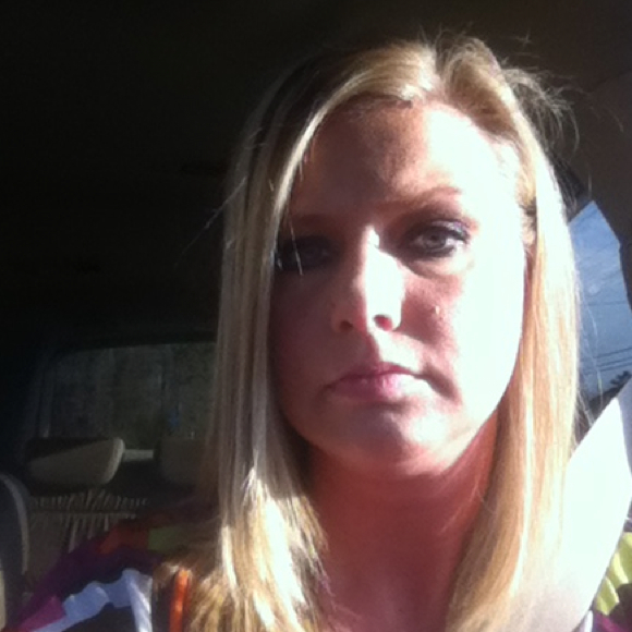 Profile Picture of Sundi Tickle (@tickle10) on Poshmark