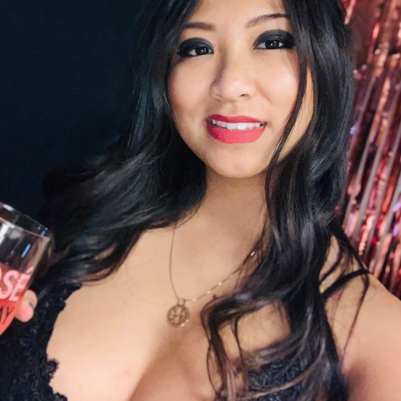 Profile Picture of Jackie Lu (@jackielu07) on Poshmark