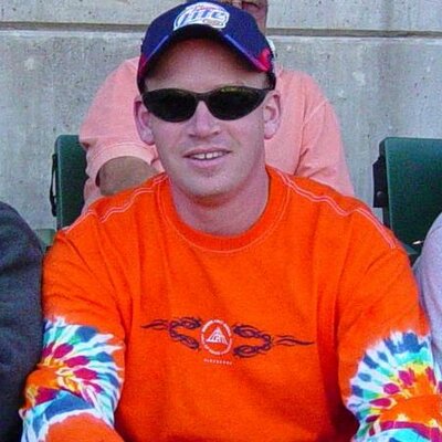 Profile Picture of Tom Crouch (@VaWineGuy) on Twitter