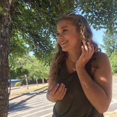 Profile Picture of Julia Schafer (@jujurae5) on Twitter