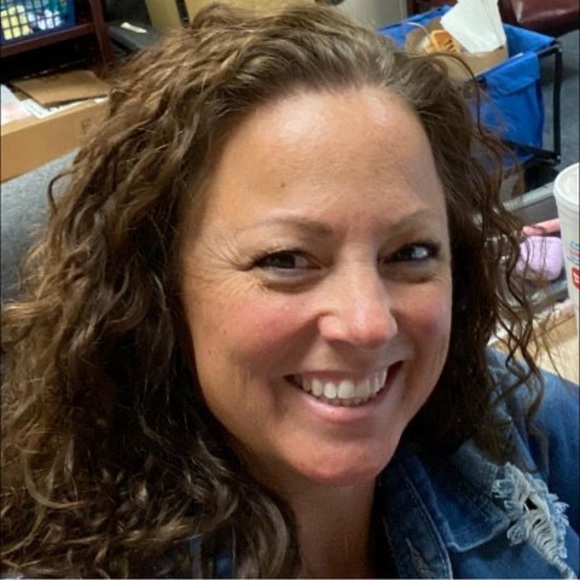 Profile Picture of Shelly Hubbard (@hubbshelly) on Poshmark