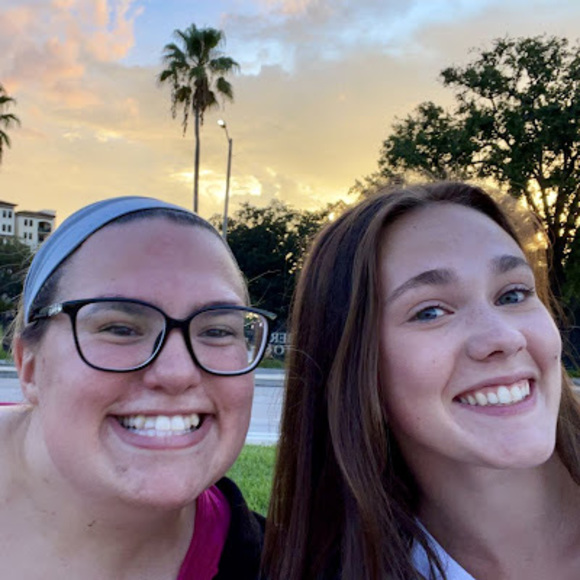 Profile Picture of Abbie Bradsher (@abbie53004) on Poshmark